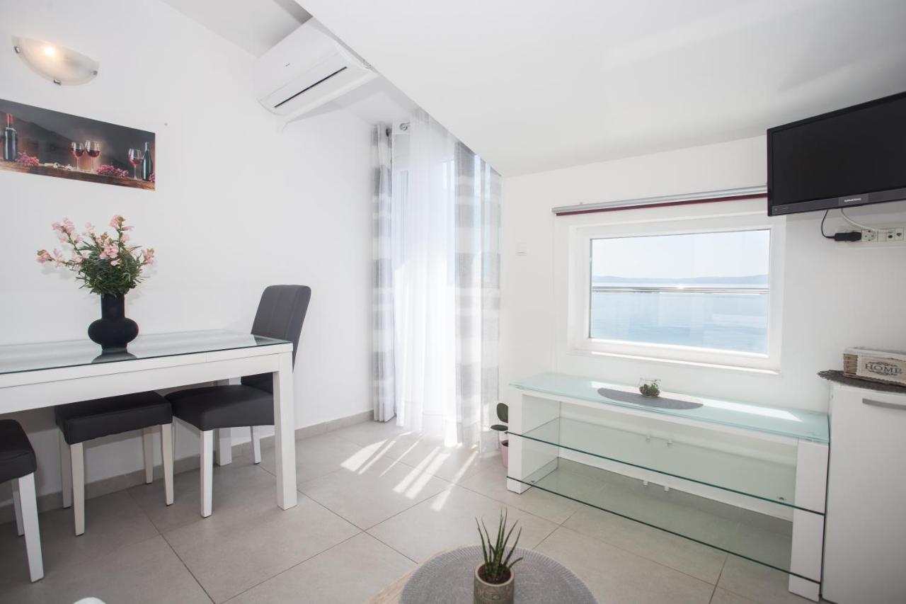 Apartments Bandic - 30 Meters To The Beach โตรกีร์ ภายนอก รูปภาพ
