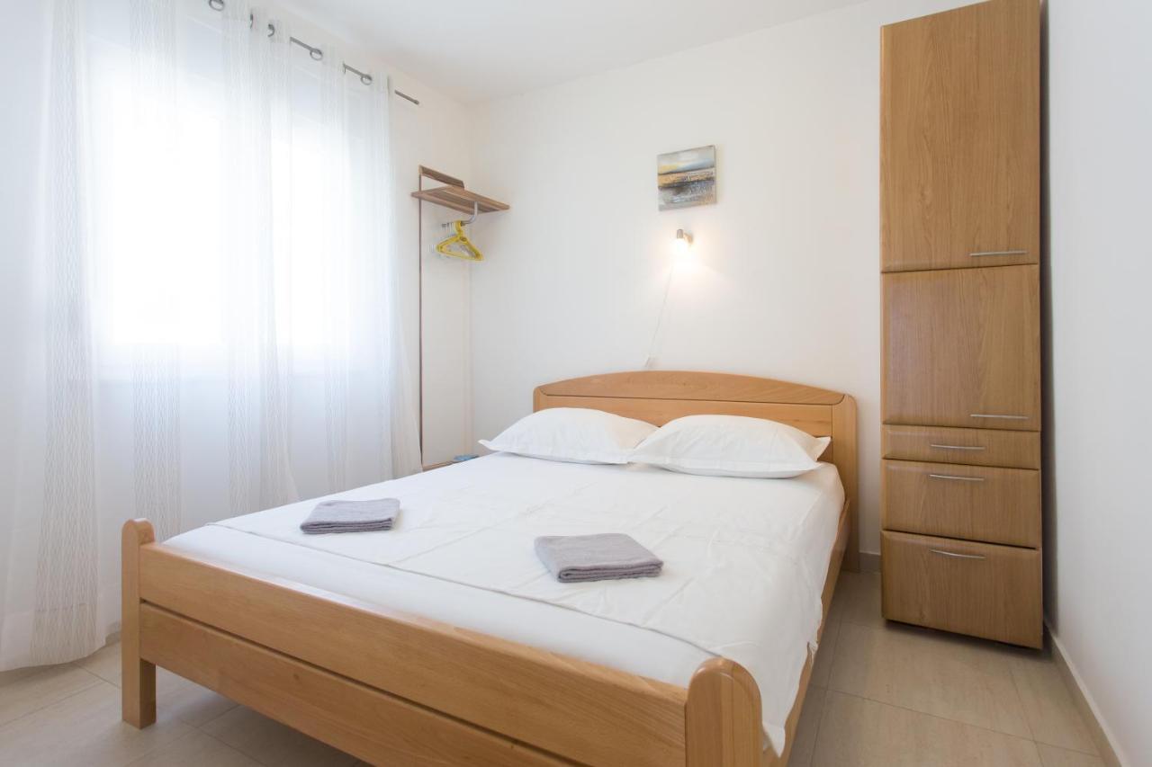 Apartments Bandic - 30 Meters To The Beach โตรกีร์ ภายนอก รูปภาพ
