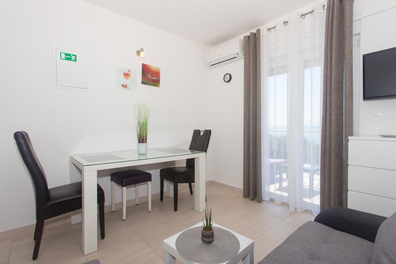 Apartments Bandic - 30 Meters To The Beach โตรกีร์ ภายนอก รูปภาพ
